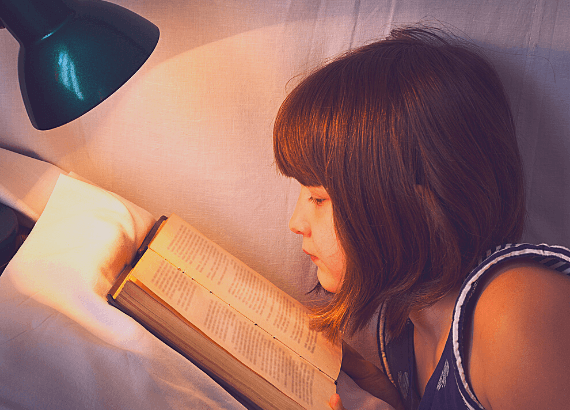 luminária para leitura de livros