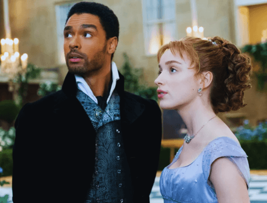 Daphne Bridgerton e Simon Basset em O Duque e Eu série na Netflix